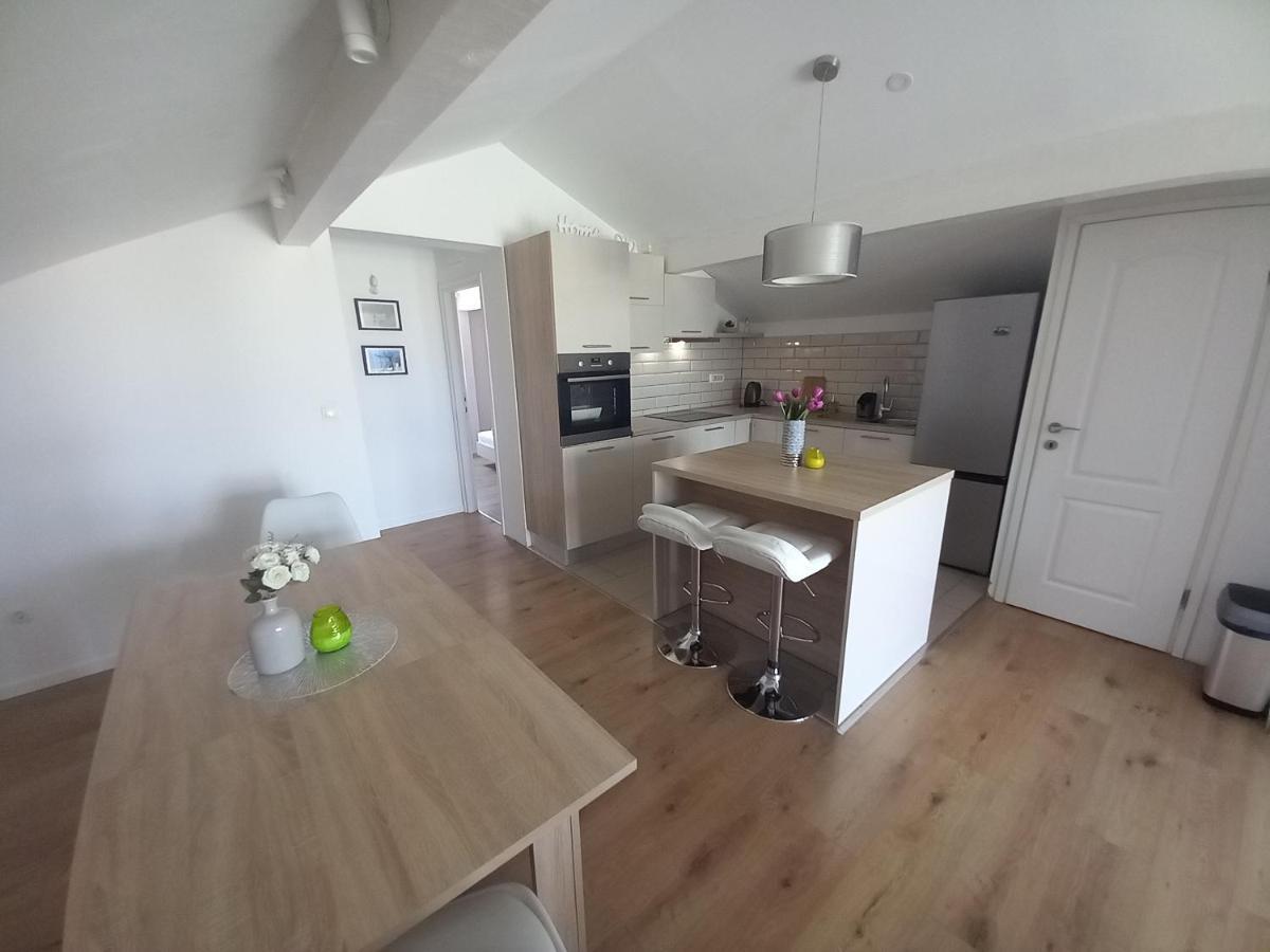 Apartment One Bedroom Loft With View *
