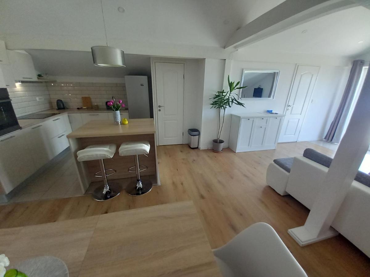 Apartment One Bedroom Loft With View *